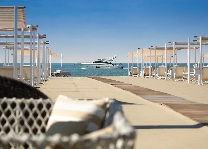 فندق Principe Dei Marmi - & فورتي دي مارمي